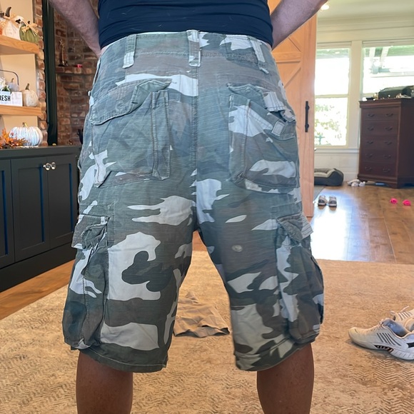 Wearfirst Camo shorts long style fit like a 32 - Picture 4 of 9